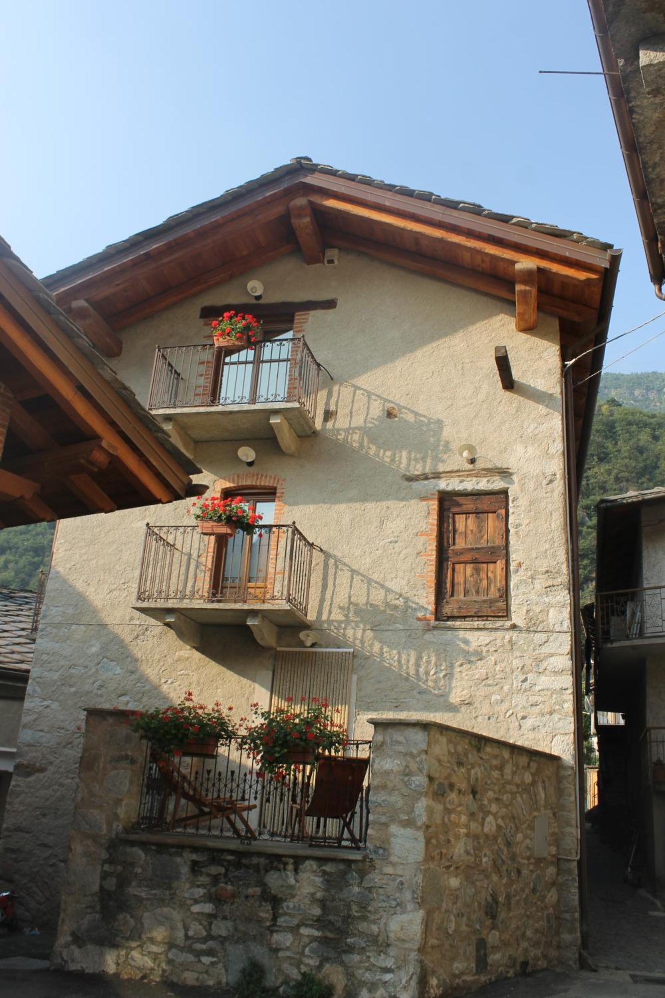 La Maison Des Vignerons Chambres D'Hotes B&B Donnaz Dış mekan fotoğraf