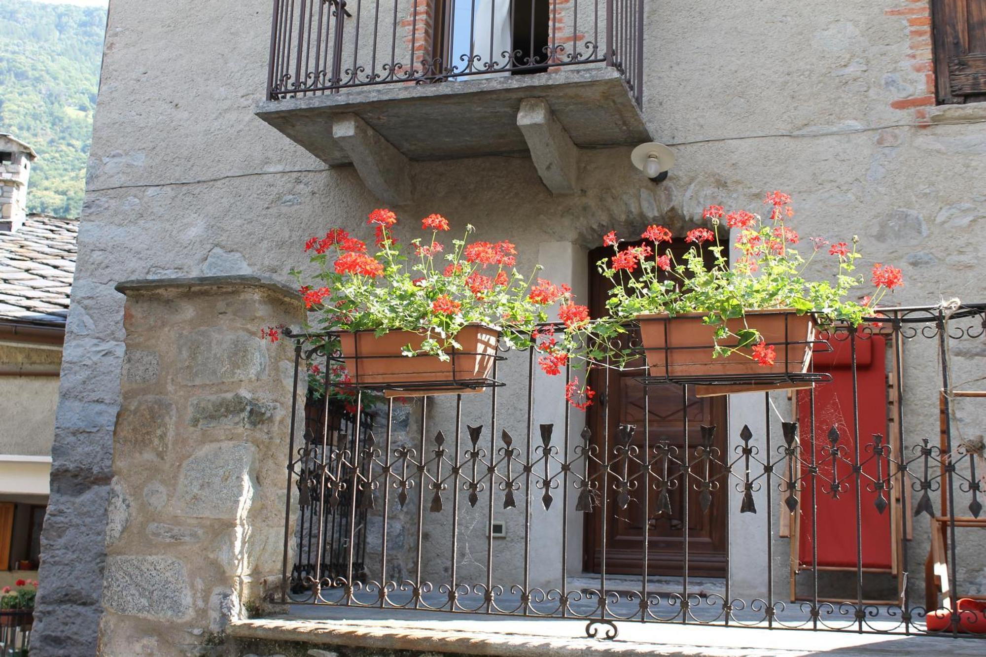 La Maison Des Vignerons Chambres D'Hotes B&B Donnaz Dış mekan fotoğraf