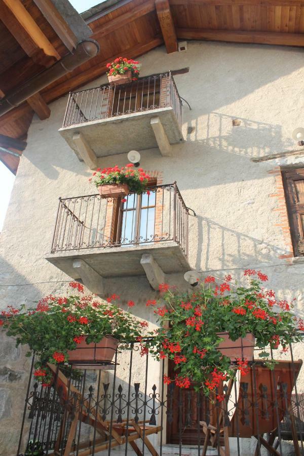 La Maison Des Vignerons Chambres D'Hotes B&B Donnaz Dış mekan fotoğraf